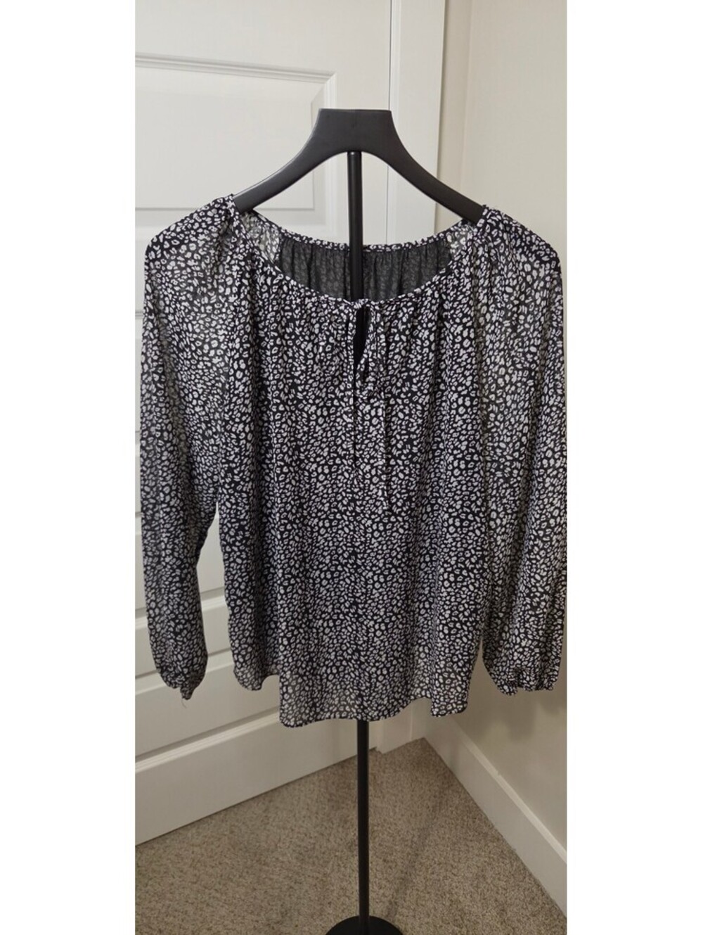 Women's Black and White Long Sleeve Blouse, Size M - Picture 9 of 11